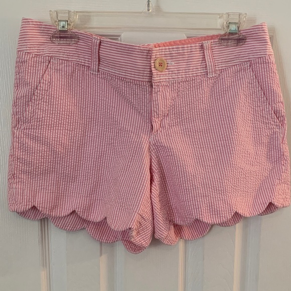 Lilly Pulitzer Pants - Women’s Lilly Pulitzer Pink & White Striped Seersucker Scalloped Shorts Sz. 6